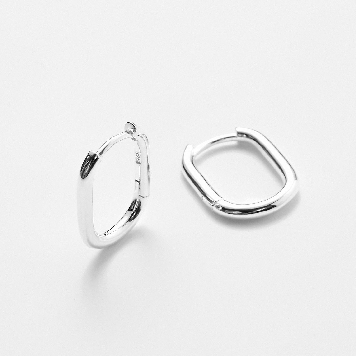 シルバー オーバル クリップ ワンタッチ ピアス / Silver Oval Clip One-Touch Earrings