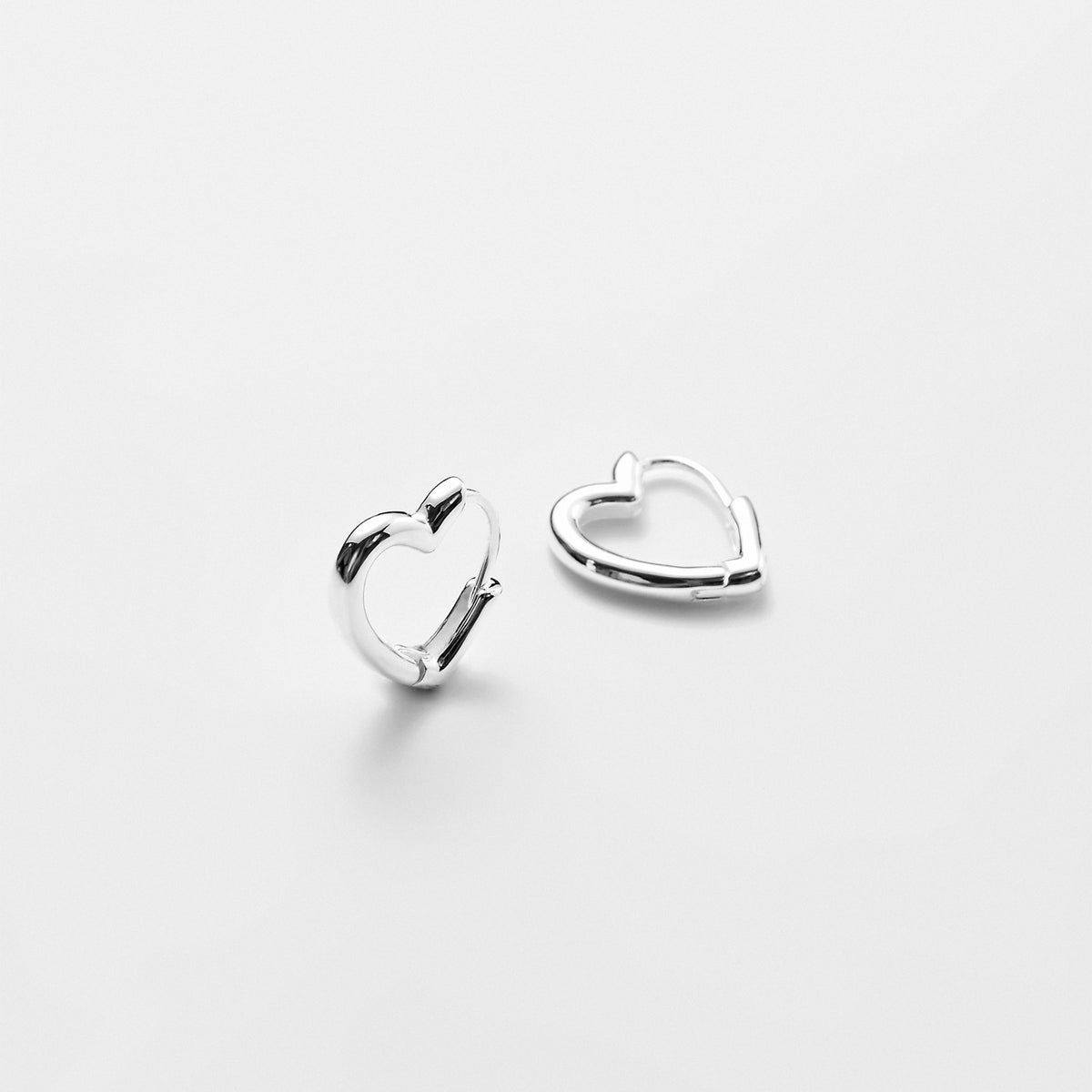 シルバー ハート ワンタッチ ピアス / Silver Heart One-Touch Earrings