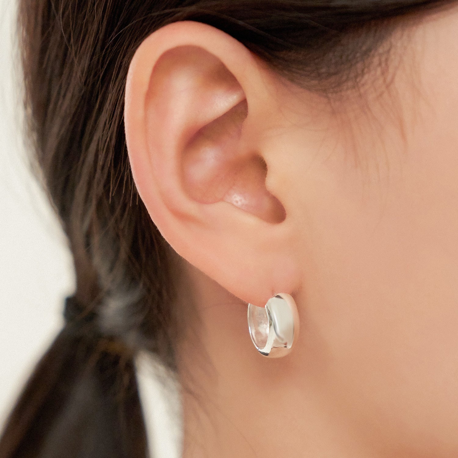 シルバー ボリューム ラウンド ワンタッチ ピアス / Silver Volume Round One-Touch Earrings