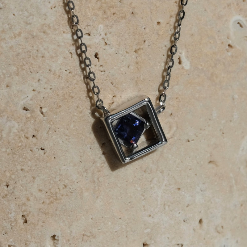 K10 アライ スクエア ネックレス / 10K Awry Square Necklace