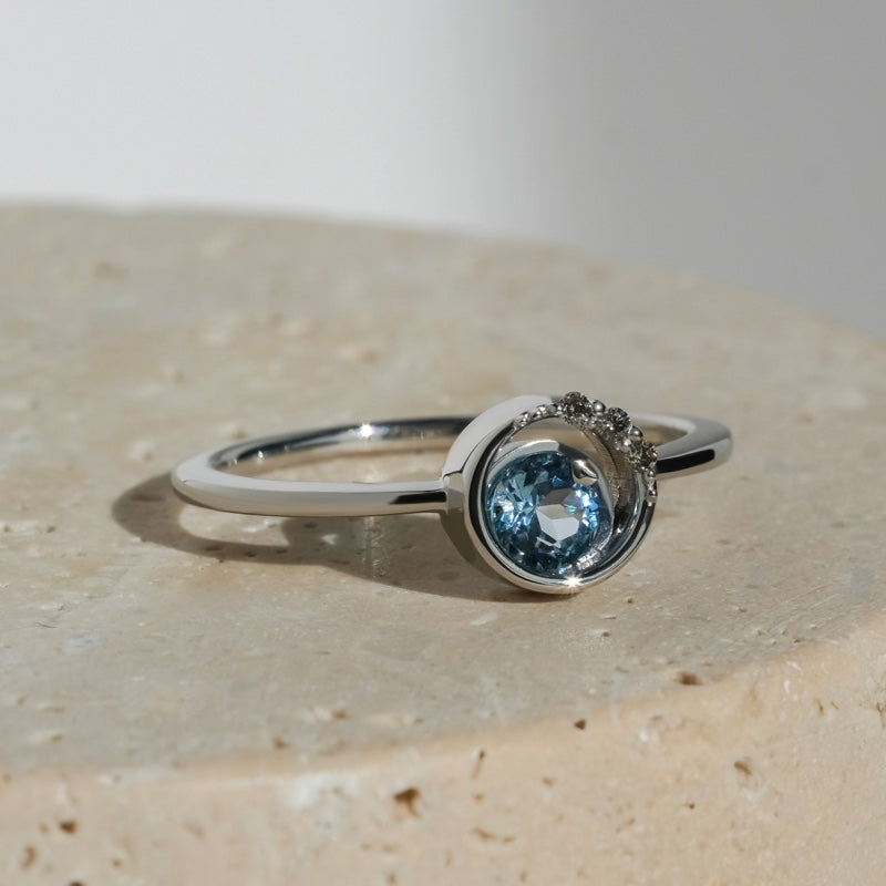 K10 アライ ダブル ストーン リング / 10K Awry Double Stone Ring