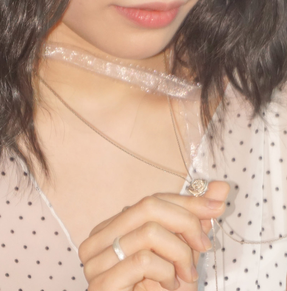 DOUBLE FLOWER DROP NECKLACE