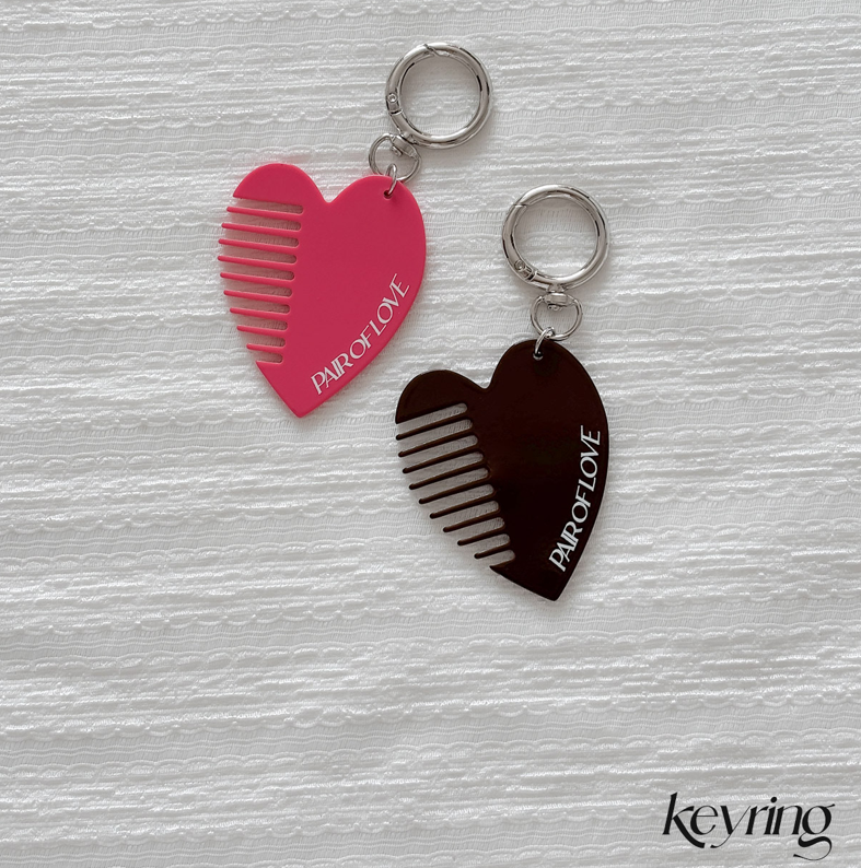 VALENTINE HEART BRUSH KEYRING (BROWN)