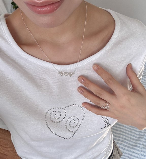 RHYTHM TRIPLE HEART NECKLACE