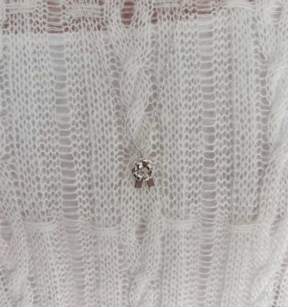 ROSETTE RIBBON PENDENT NECKLACE