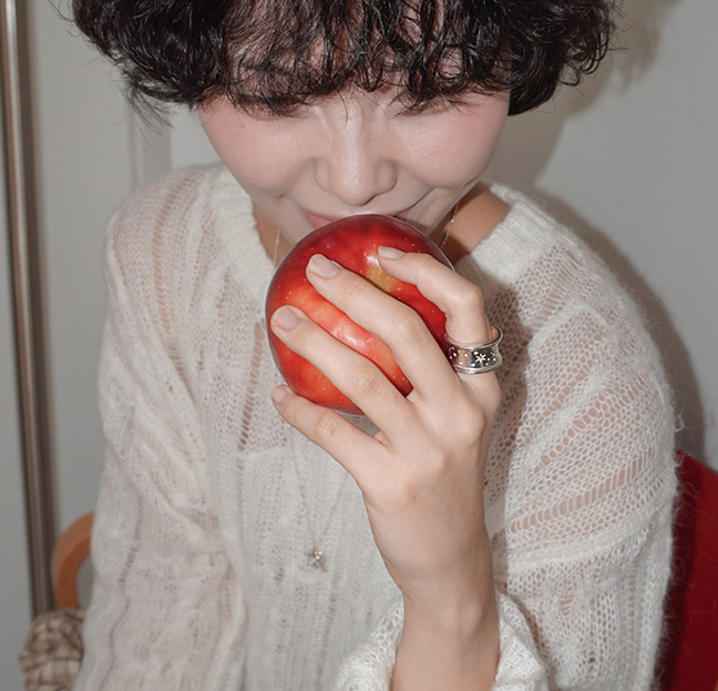 STARRY CREAM STAR RING