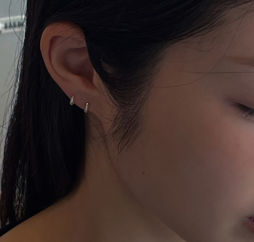 Basic one-touch ring earrings