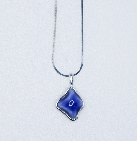 Wave pendant necklace