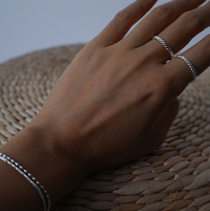 Oblique Ring