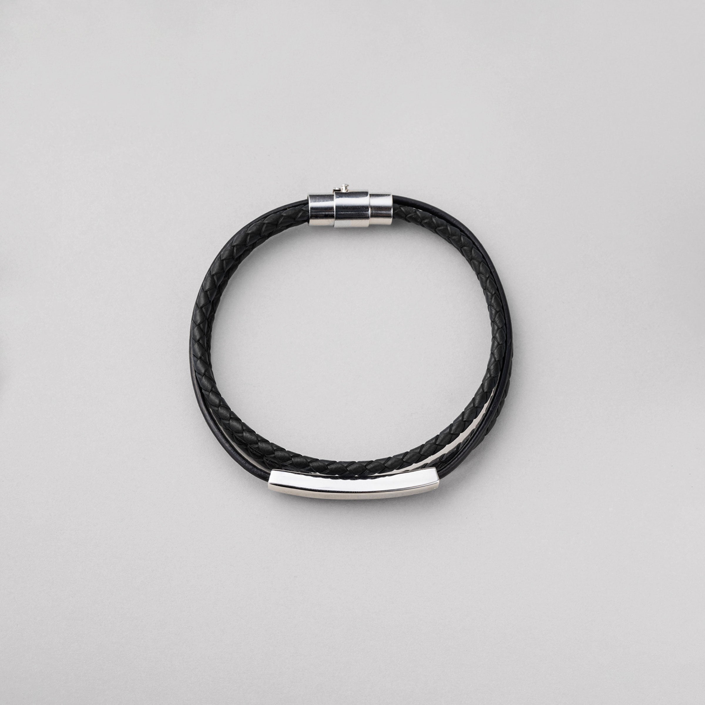 レイヤード レザー 3ライン ブレスレット / LAYERED LEATHER THREE LINES BRACELET
