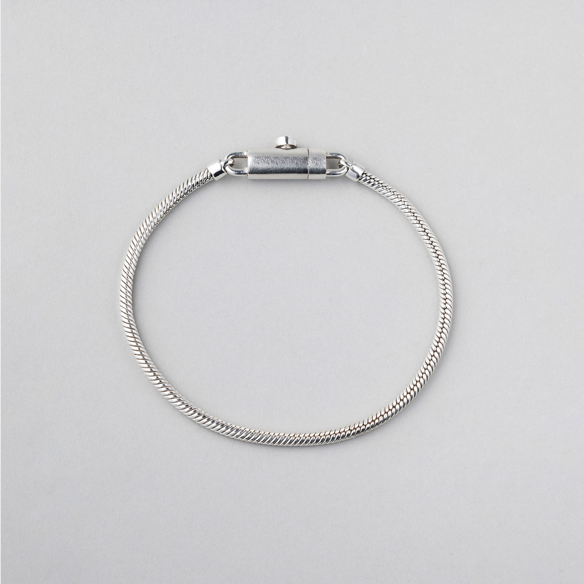 シルバー マグネット スネーク チェーン ブレスレット / SILVER MAGNET SNAKE CHAIN BRACELET