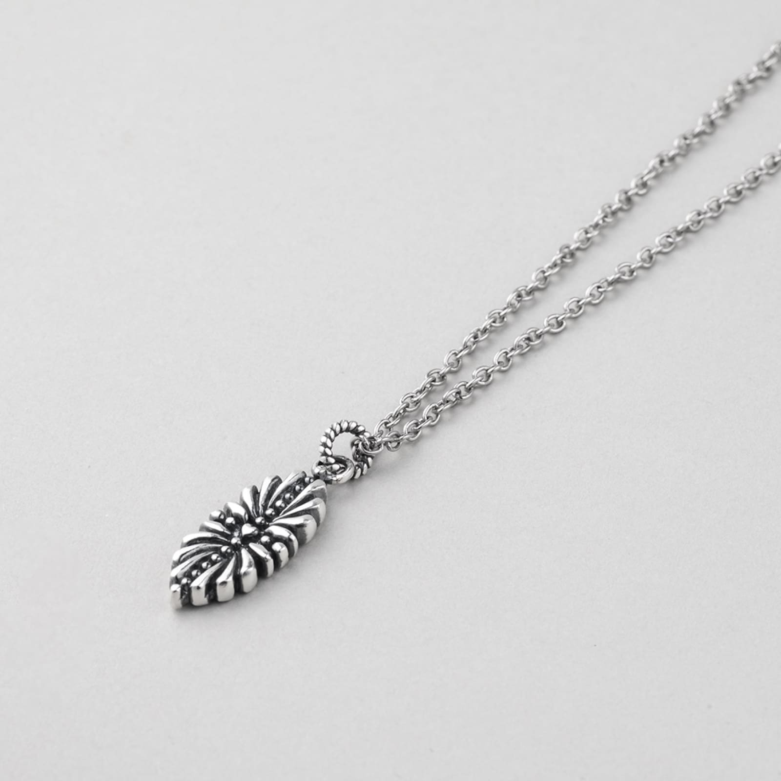 シルバー ドット パターン ネックレス / SILVER DOT PATTERN NECKLACE