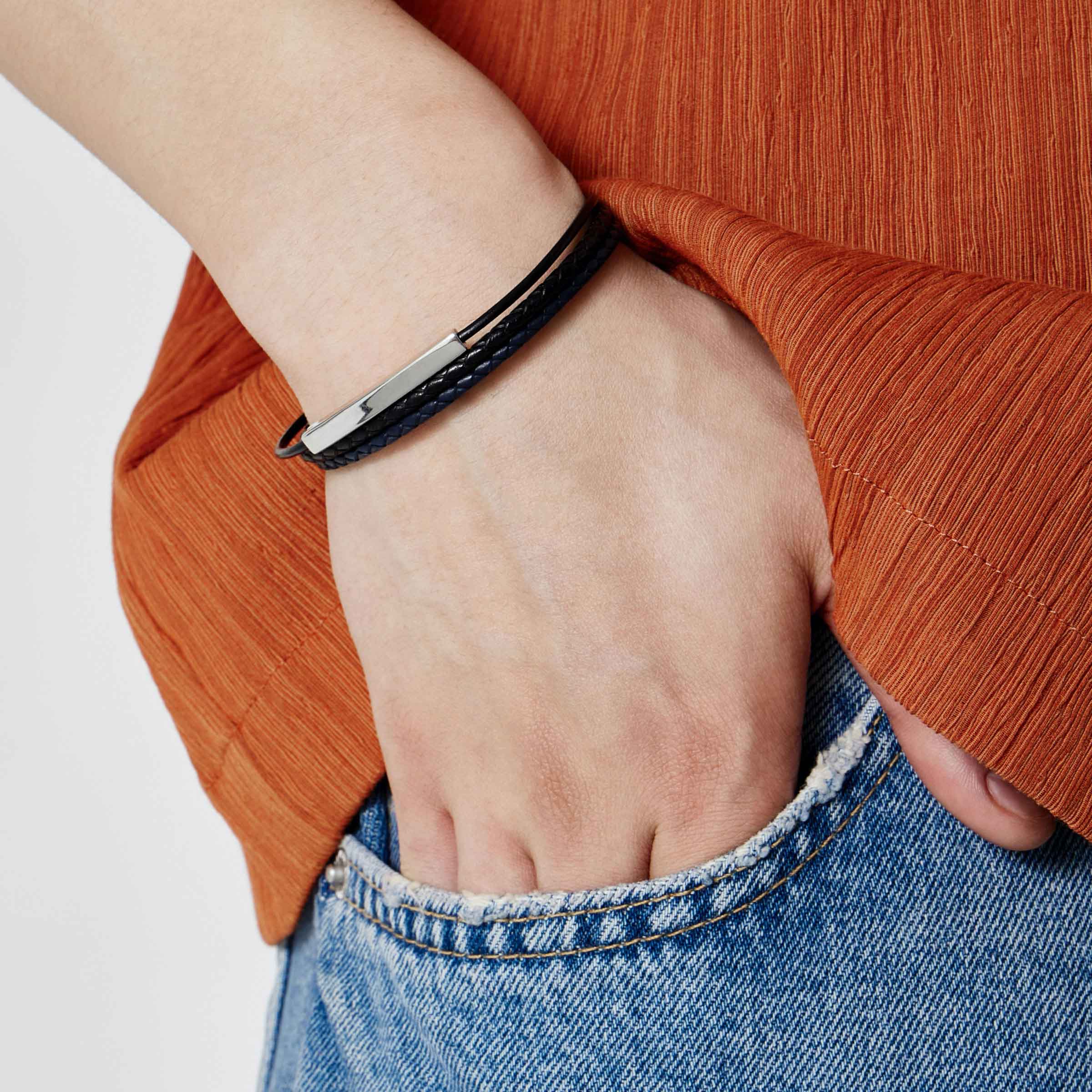 レイヤード レザー 3ライン ブレスレット / LAYERED LEATHER THREE LINES BRACELET