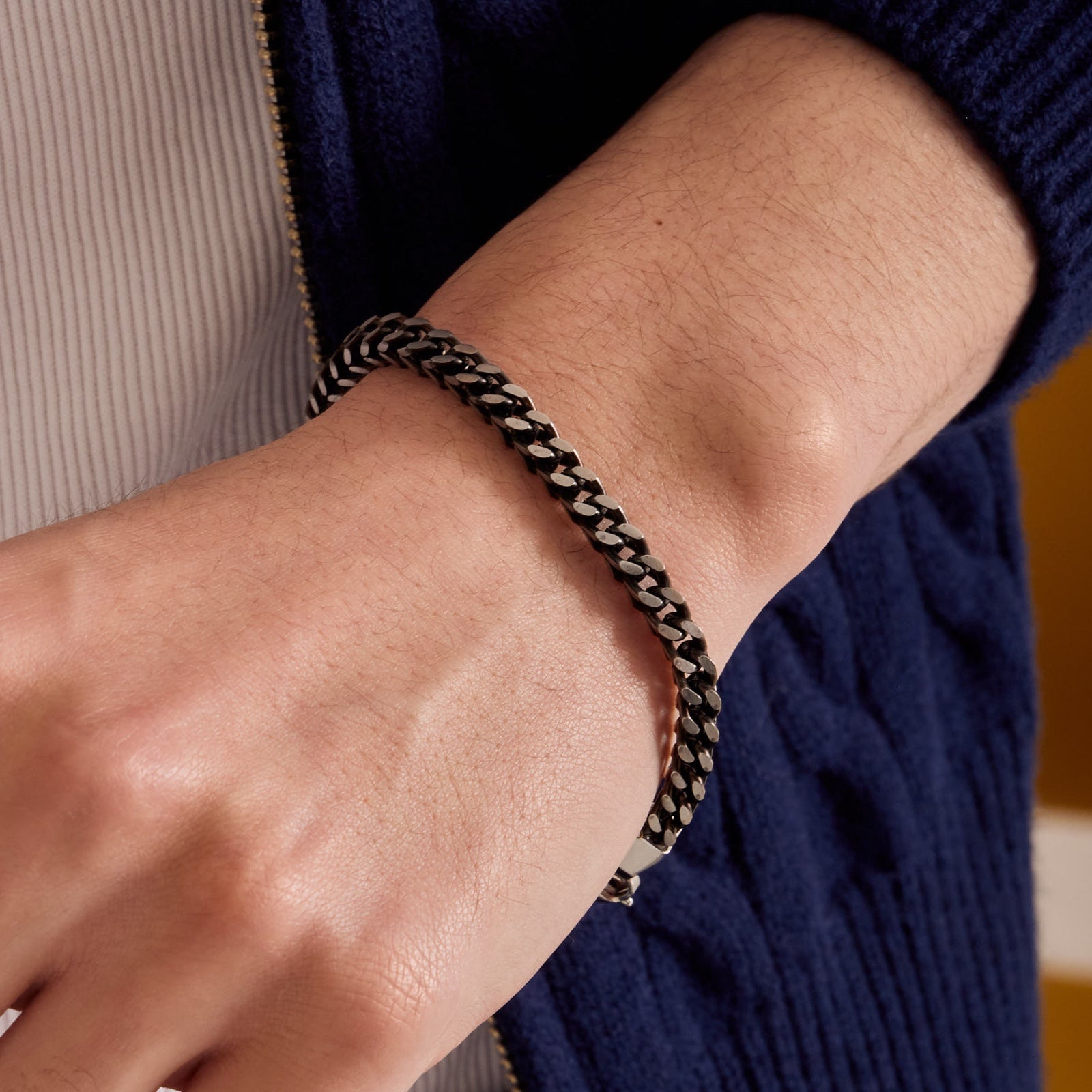サージカル ボールド ブラック ロープ チェーン ブレスレット / SURGICAL STEEL BOLD BLACK ROPE CHAIN BRACELET