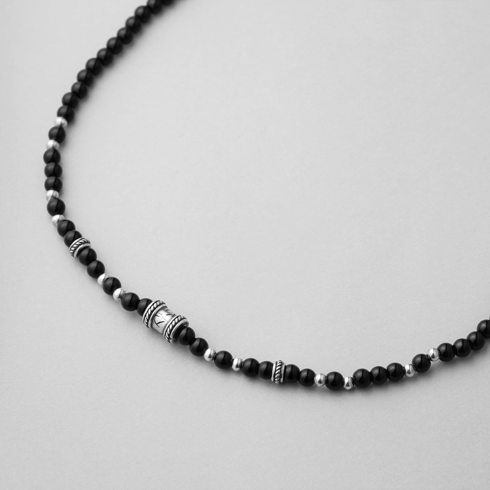 シルバー スクラッチ ペンダント ブラック ビーズ ネックレス / SILVER SCRATCH PENDANT BLACK BEADS NECKLACE