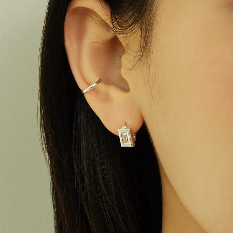 シルバー スクエア フレーム バゲット ワンタッチ ピアス / Silver Frame Baguette One Touch Earrings