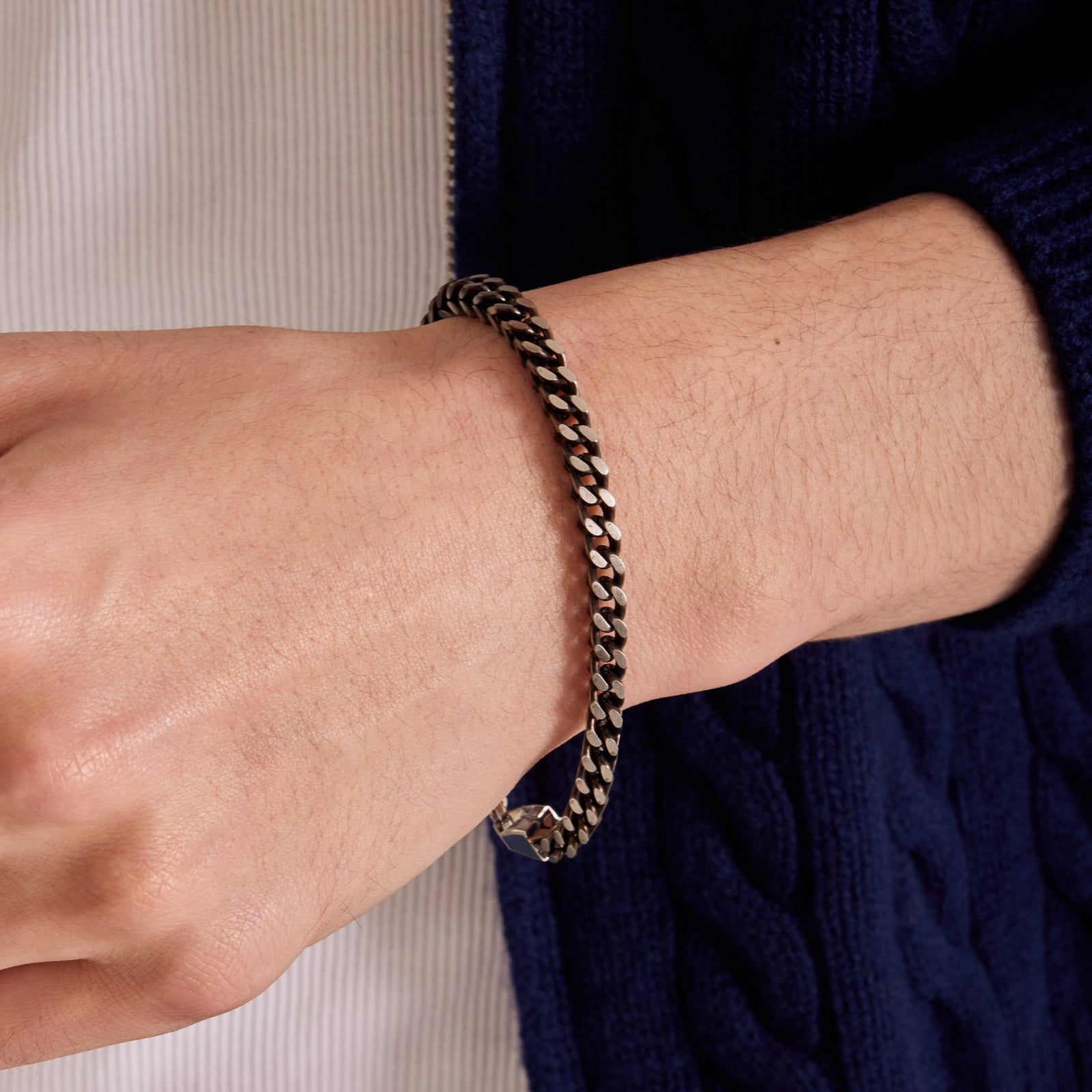 サージカル ボールド ブラック ロープ チェーン ブレスレット / SURGICAL STEEL BOLD BLACK ROPE CHAIN BRACELET