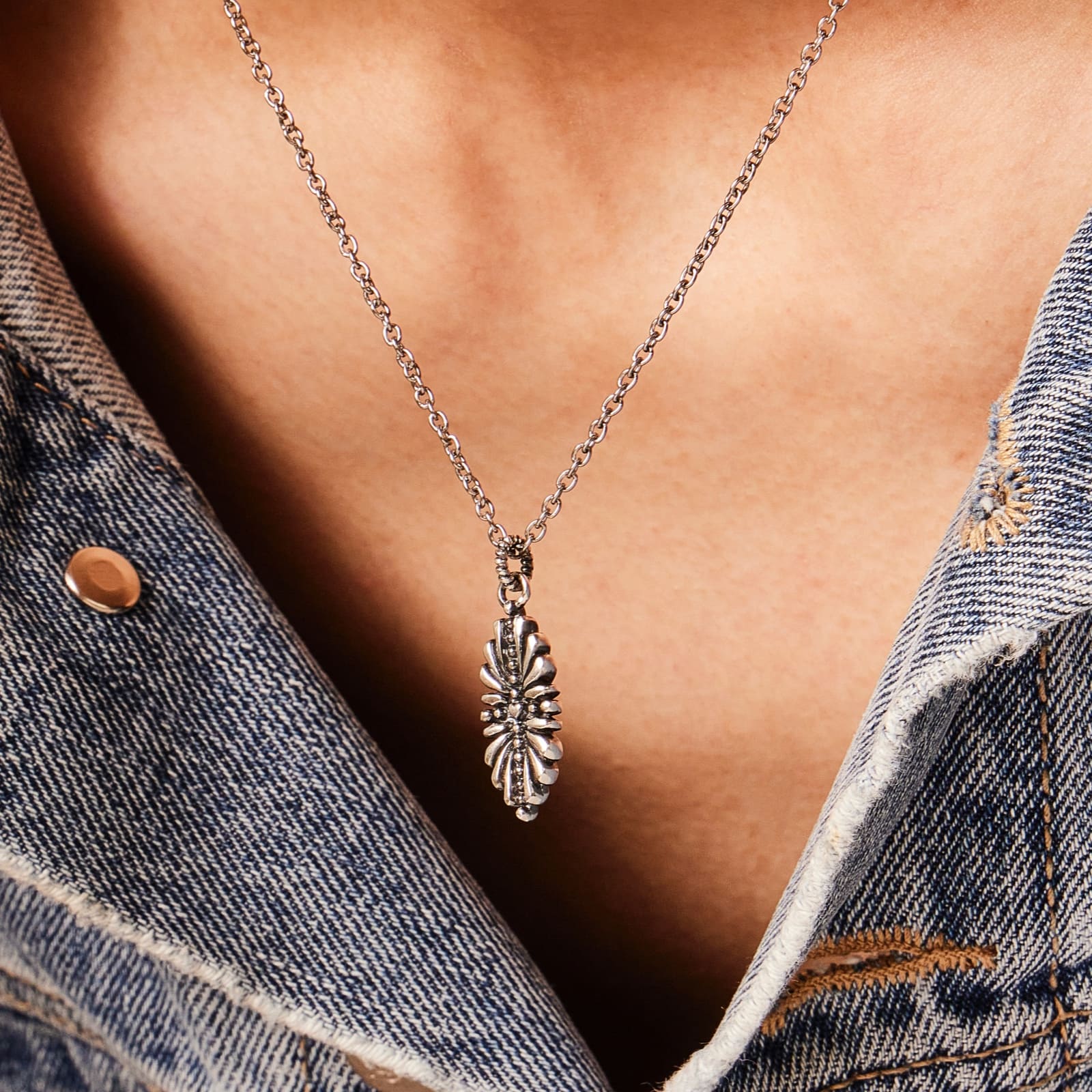 シルバー ドット パターン ネックレス / SILVER DOT PATTERN NECKLACE