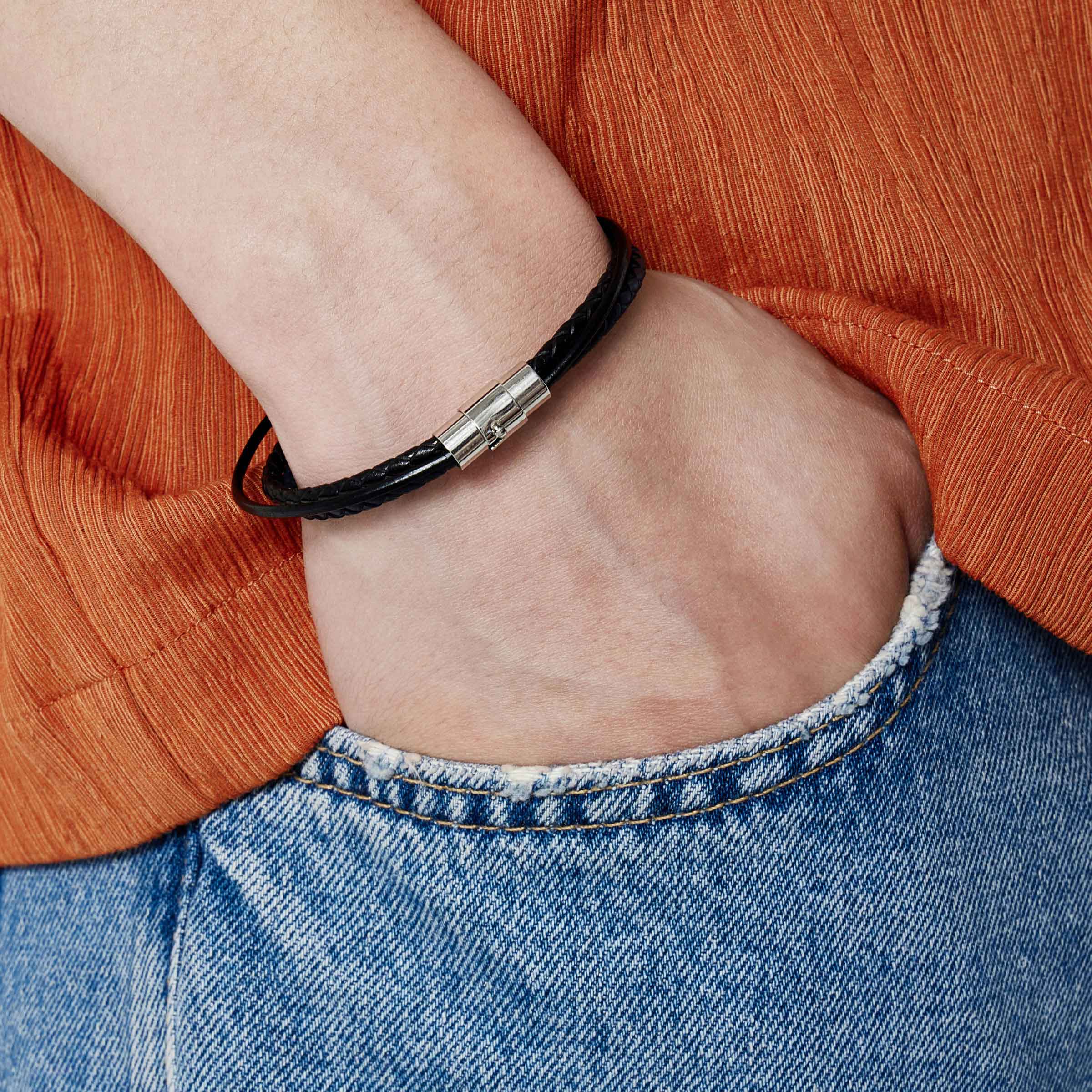 レイヤード レザー 3ライン ブレスレット / LAYERED LEATHER THREE LINES BRACELET