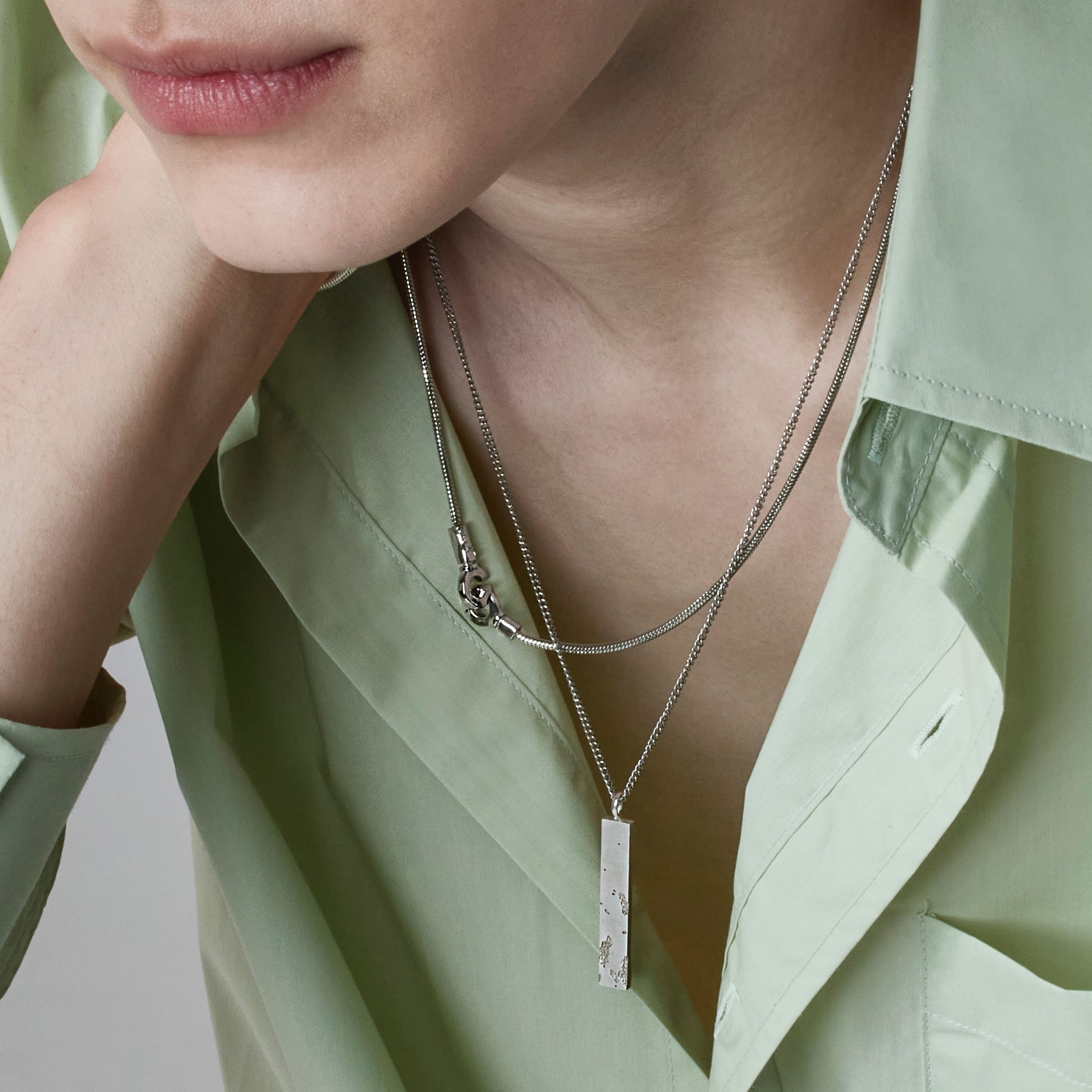 インフィニティ スネークチェーン ネックレス / INFINITY SNAKE CHAIN NECKLACE