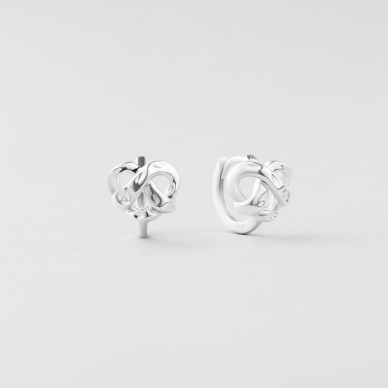シルバー プレッツェル ハート ピアス / Silver Pretzel Heart Earrings