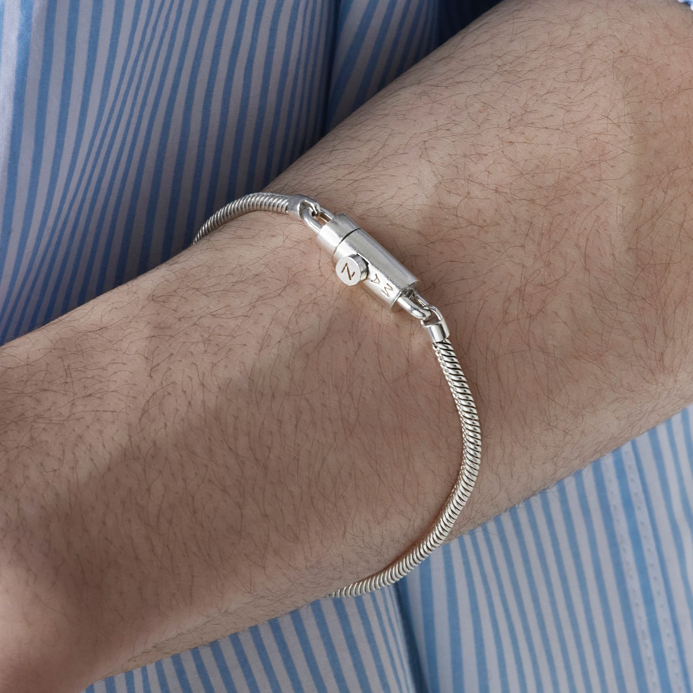 シルバー マグネット スネーク チェーン ブレスレット / SILVER MAGNET SNAKE CHAIN BRACELET