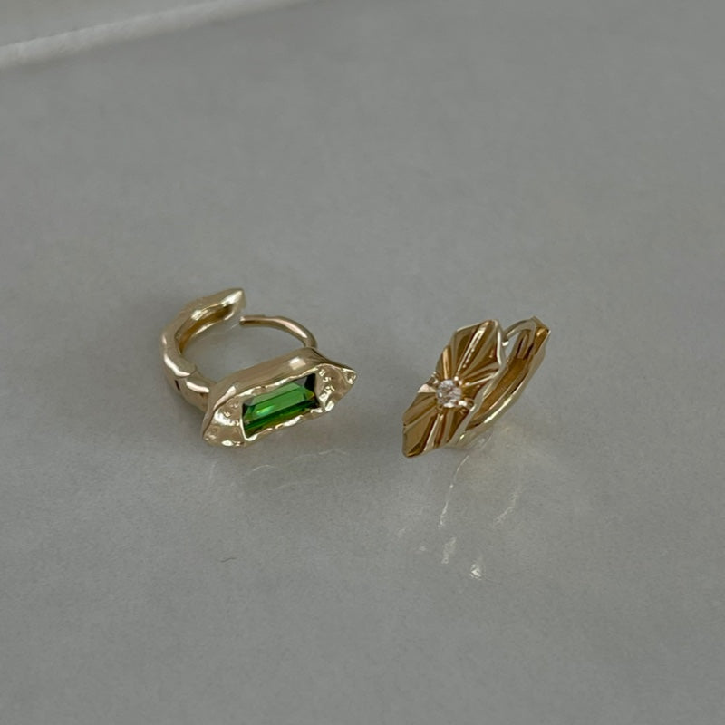 K14 グリーン シャイン アンバランス ワンタッチ ピアス / 14K Green Shine Unbalanced One-Touch Earrings