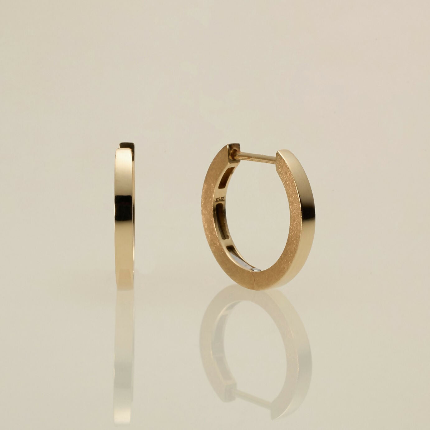 K10 フラット フープピアス:ミディアム / 10K flat hoop pierced earring - medium