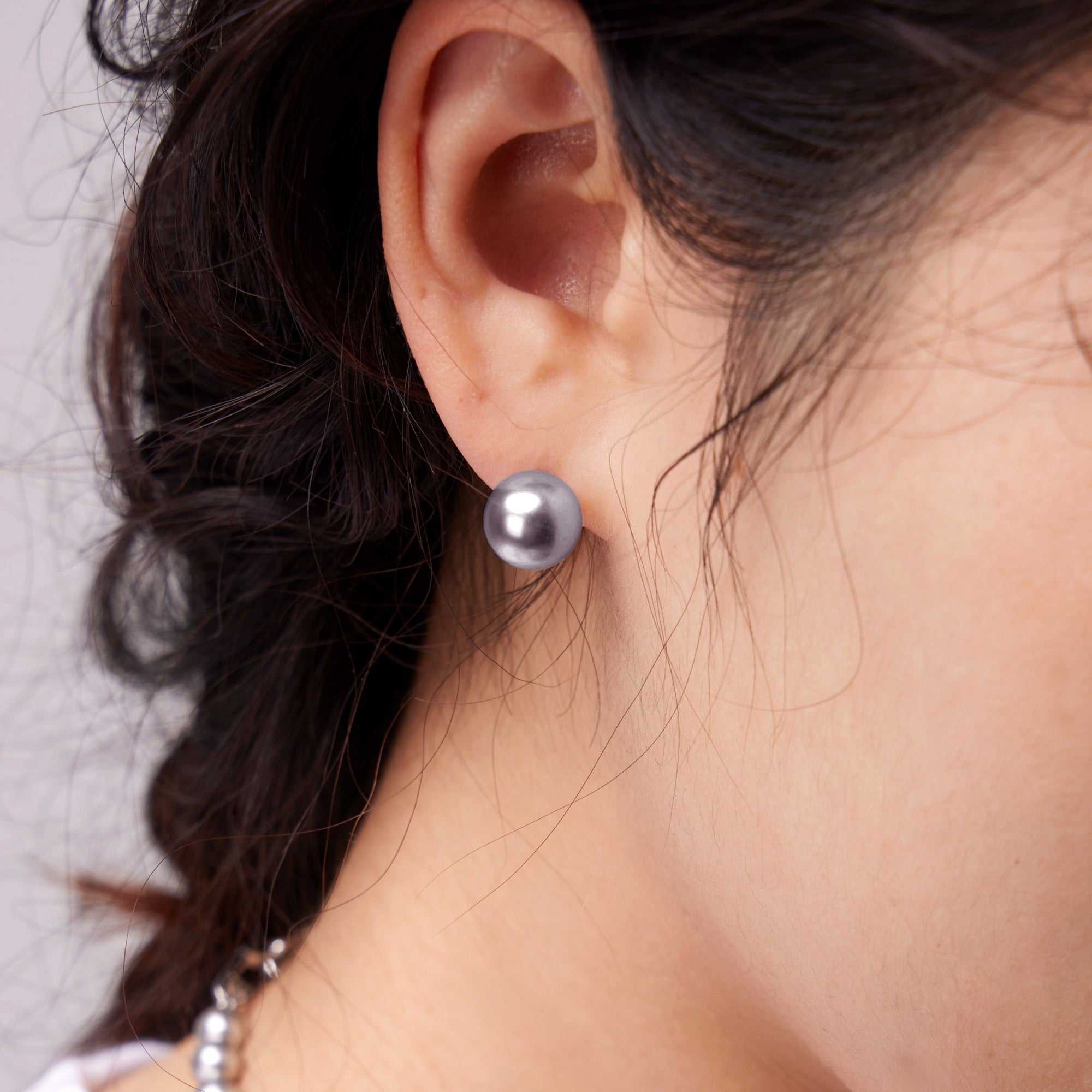 he:art ベーシック グレー パール ピアス:ミディアム / he:art Basic Gray Pearl Earrings - Medium