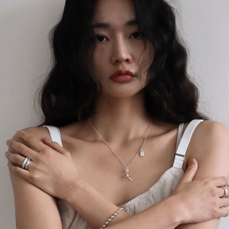 ribbon ball necklace