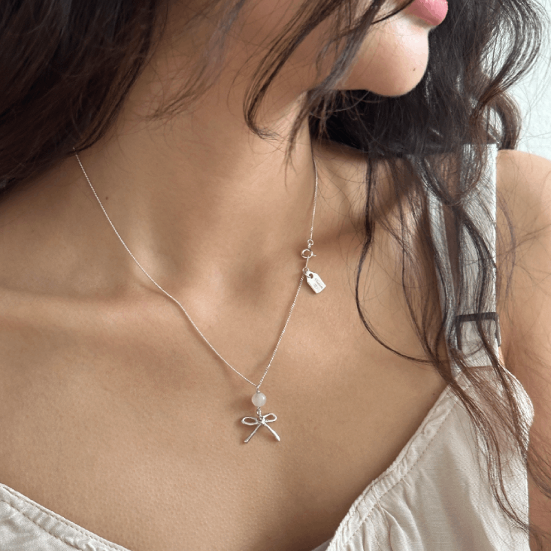 ribbon ball necklace