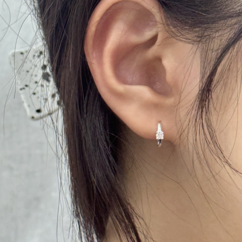 Single point hoop earrings