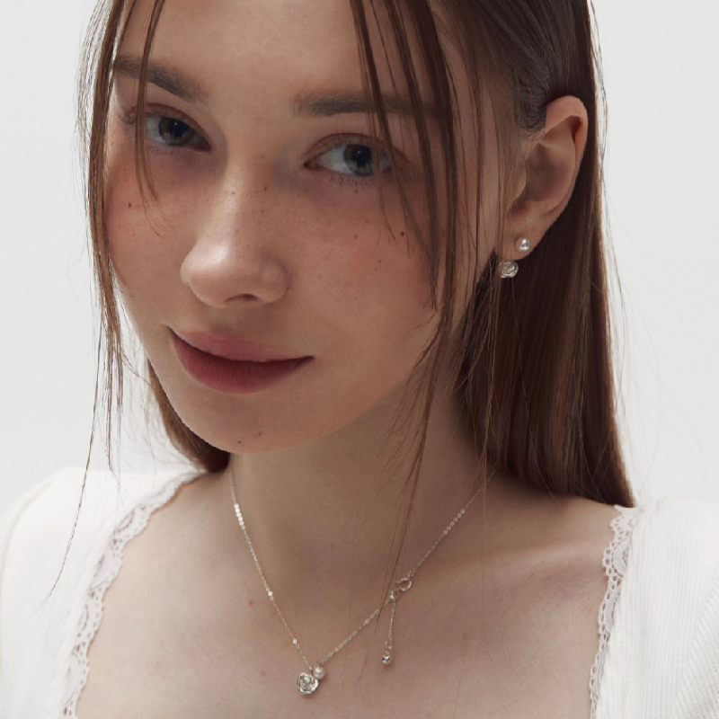 Petit rose pearl necklace (2 colors)