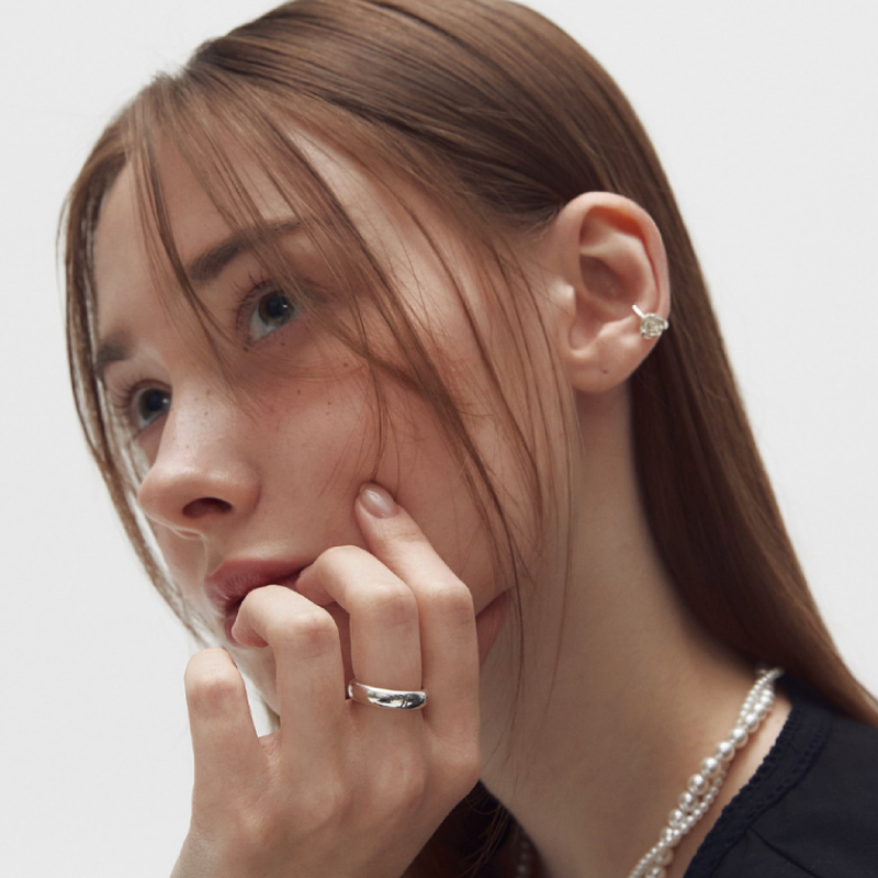 Petit rose earcuff (2 colors)