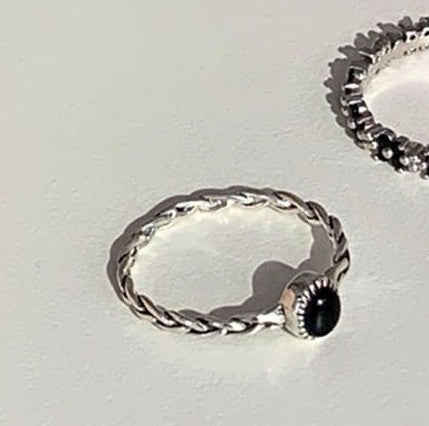 Black and White Flower Ring (Sterling Silver)