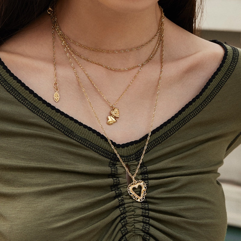 ROMANCE レース ハート トリプル ネックレス / ROMANCE LACE HEART TRIPLE NECKLACE