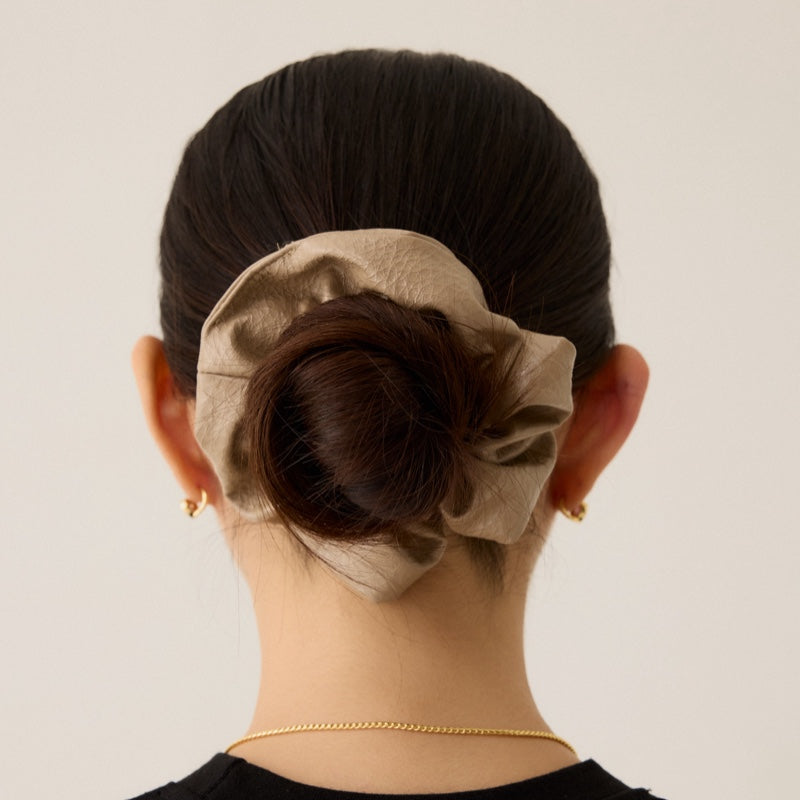 レザー シュシュ / LEATHER SCRUNCHY