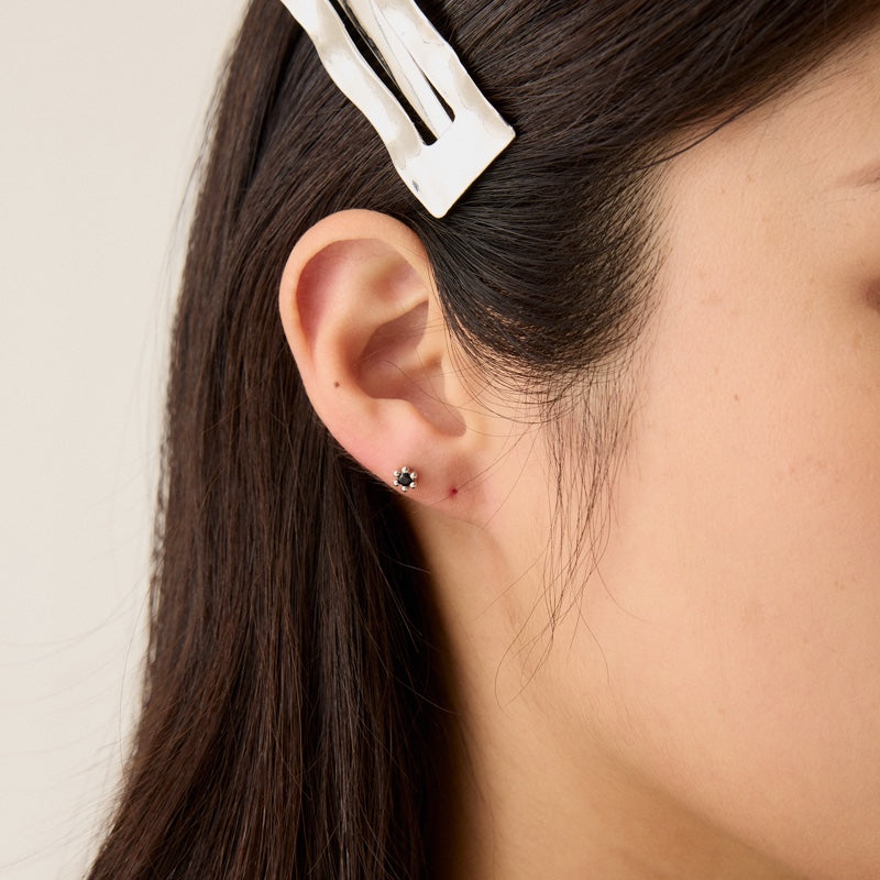 サージカル ブラック ストーン ベーシック スクリュー ピアス / SURGICAL BLACK STONE BASIC PIERCING