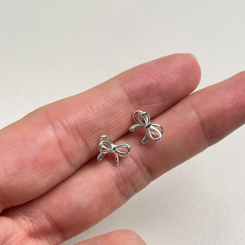 シルバー リボン ライン ピアス / SILVER RIBBON LINE EARRINGS