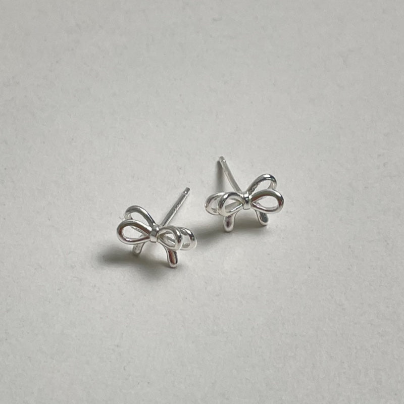 シルバー リボン ライン ピアス / SILVER RIBBON LINE EARRINGS