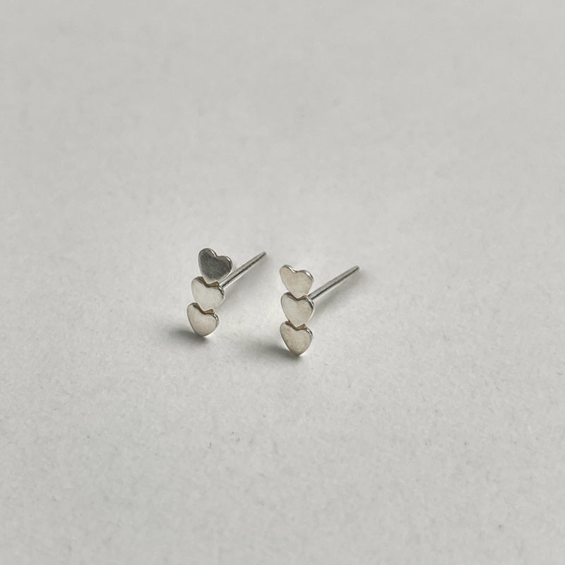 シルバー トリプル ハート ピアス / SILVER TRIPLE HEART EARRINGS