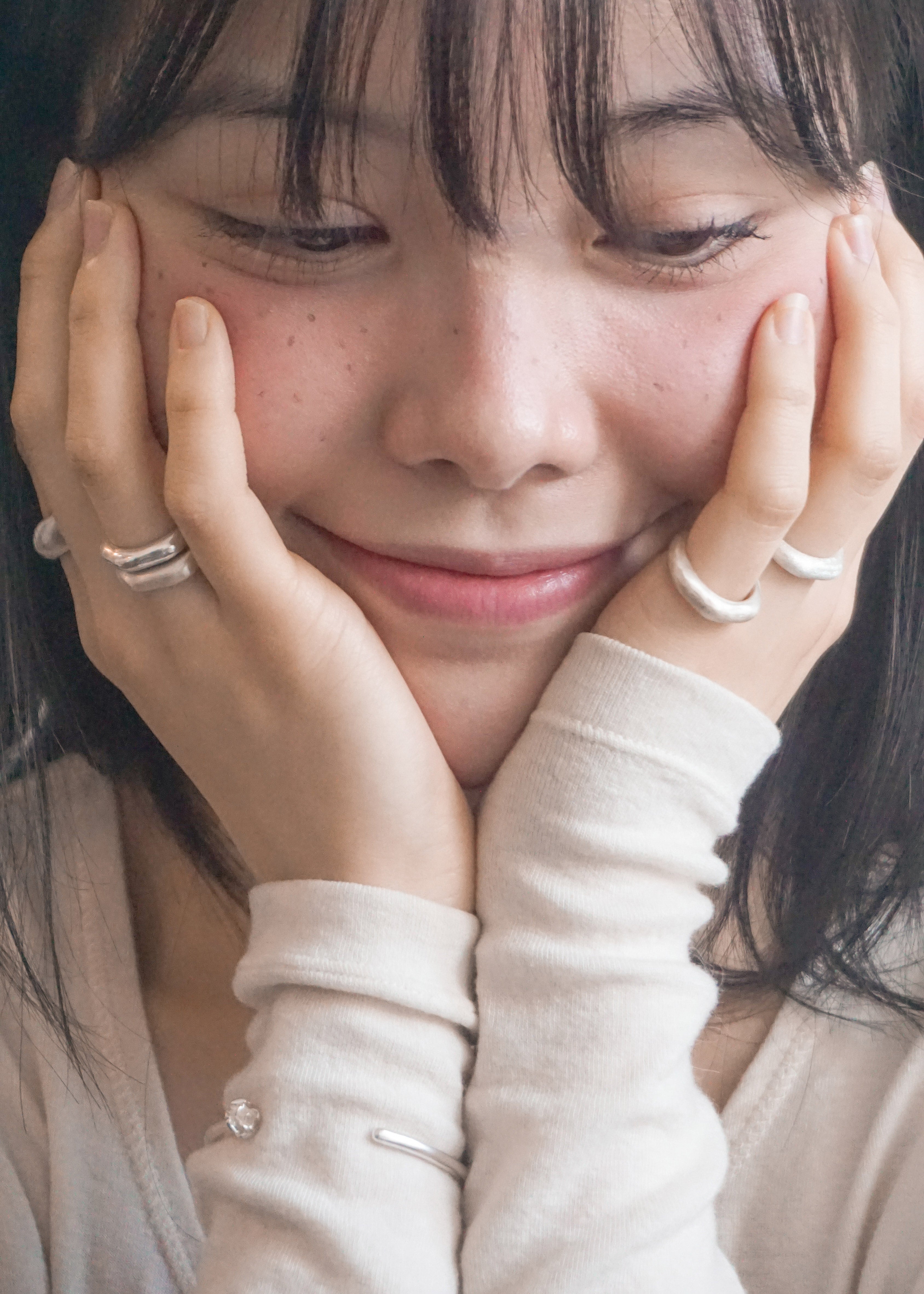 FLOWER BANGLE BRACELET