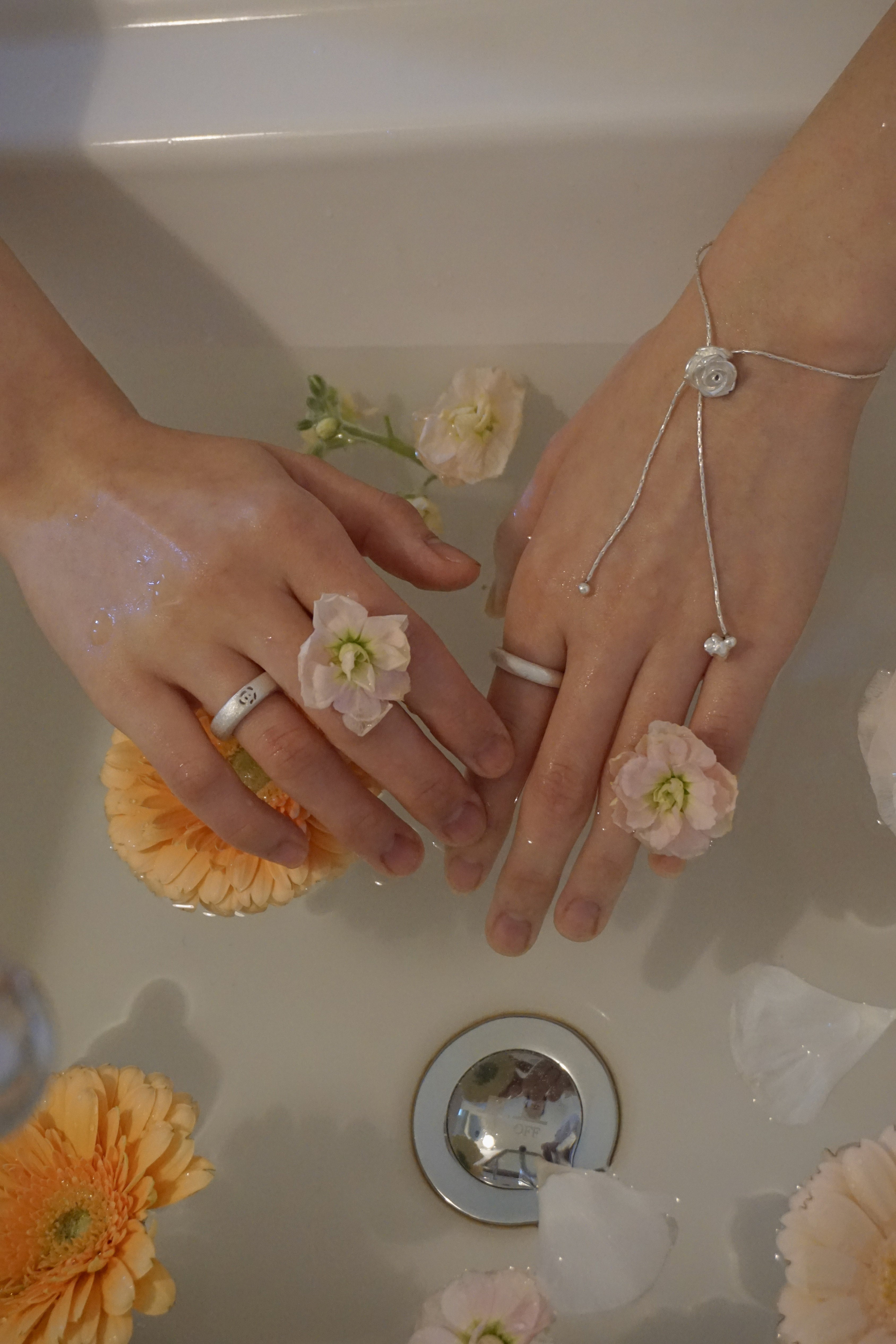 DOUBLE FLOWER DROP BRACELET