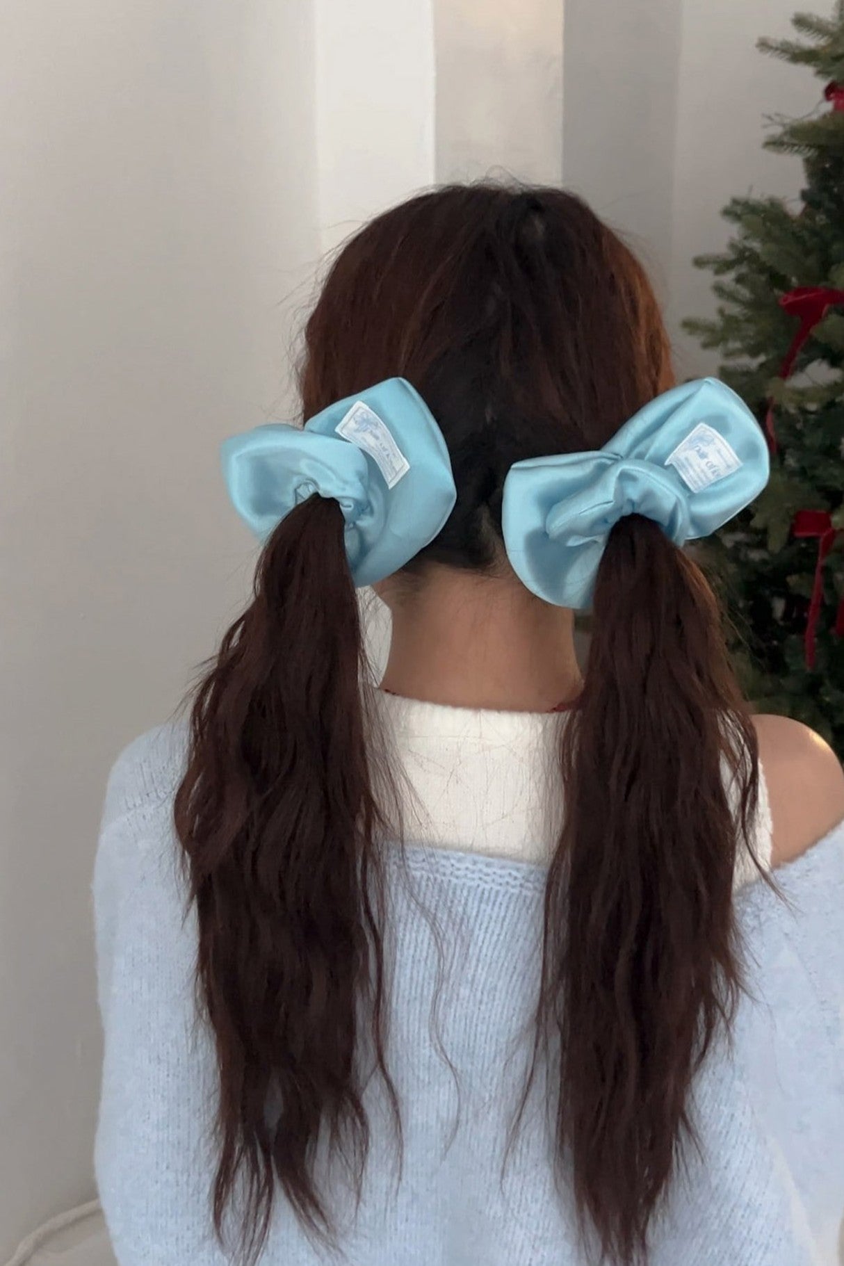 SATIN HEART SCRUNCHIE