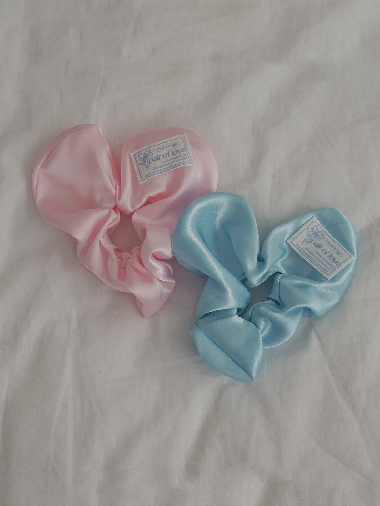 SATIN HEART SCRUNCHIE