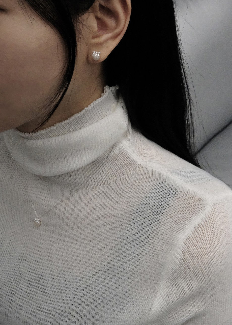 PETIT RIBBON PEARL EARRINGS