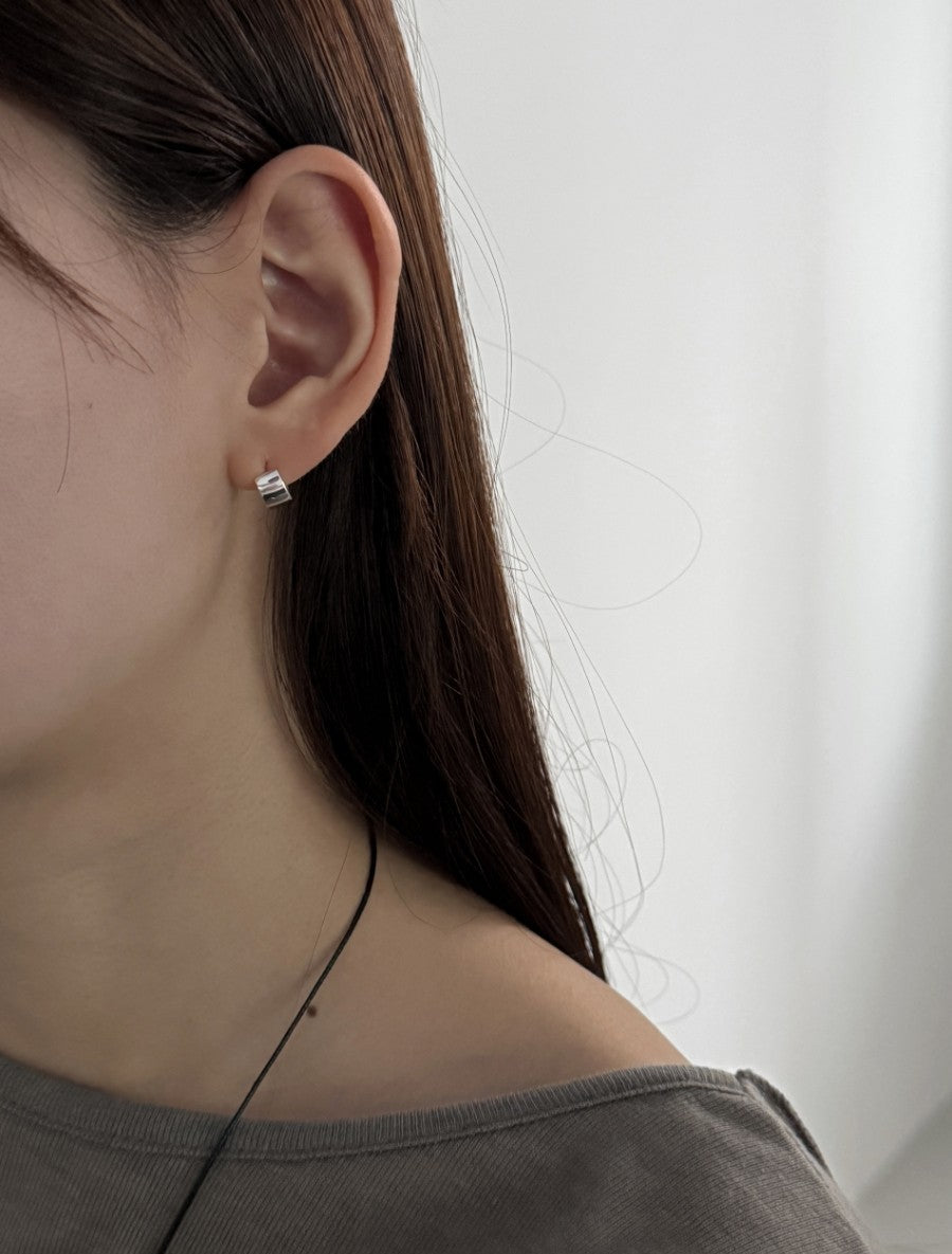 フラットミラーフープピアス