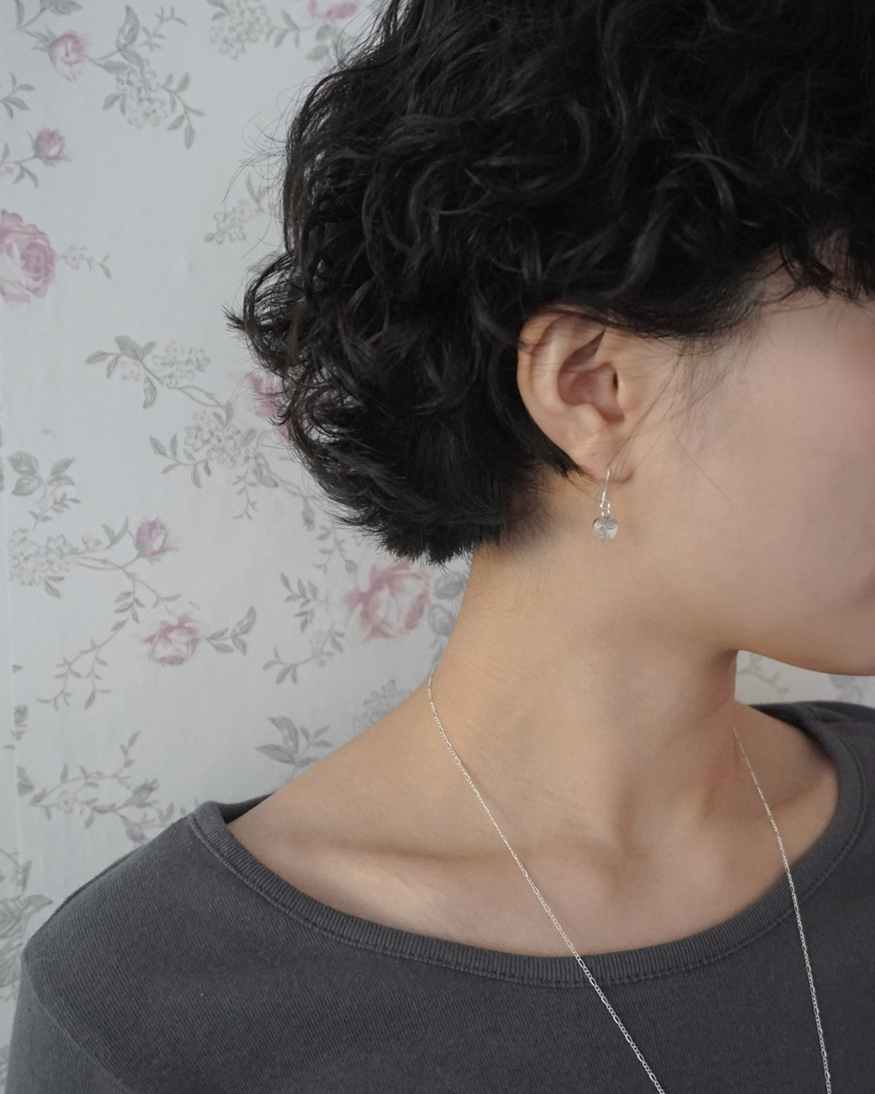 MELLOW DROP HEART EARRING