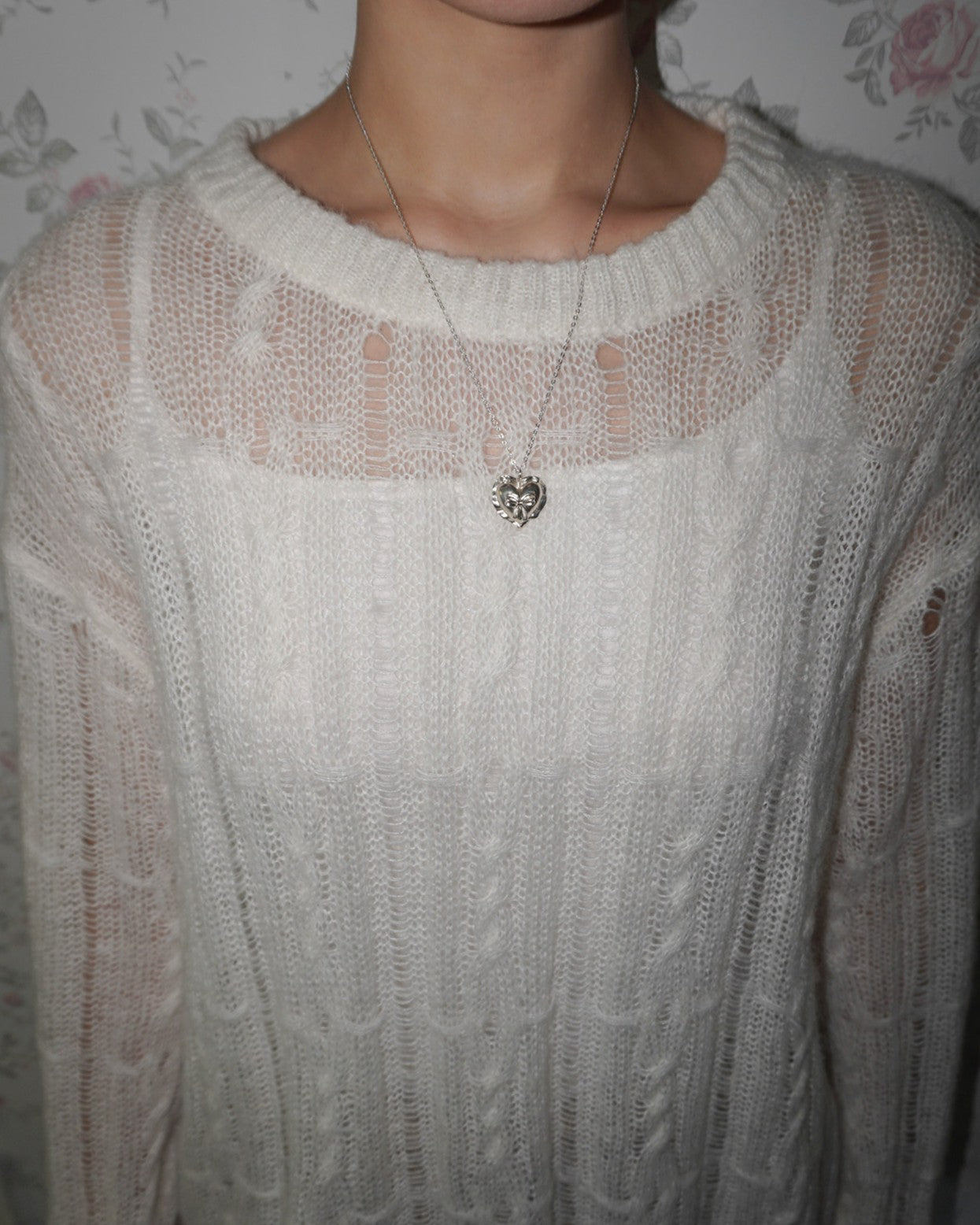 CUSHION HEART RIBBOON NECKLACE