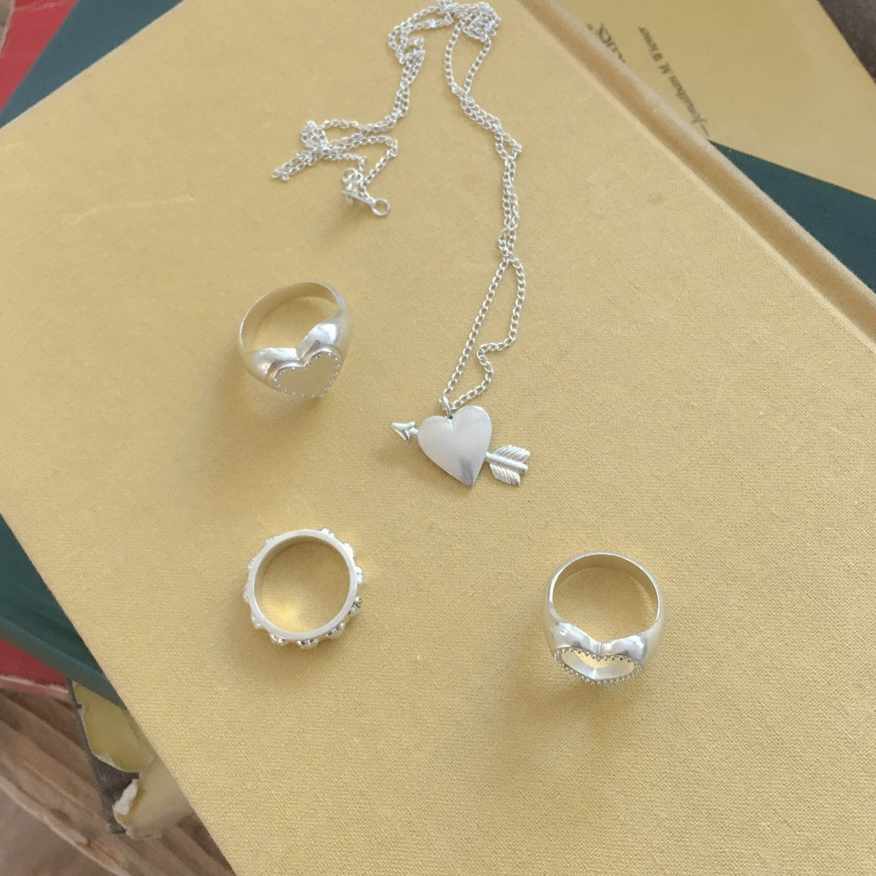 ICING COOKIE HEART STUD RING